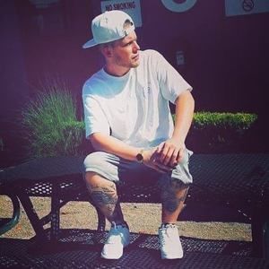 Meet your Posher, Dee